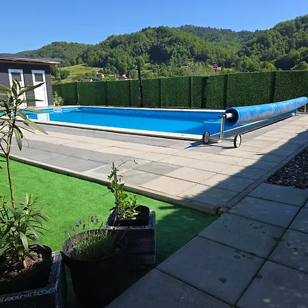 Gostovic Relax 아파트 *